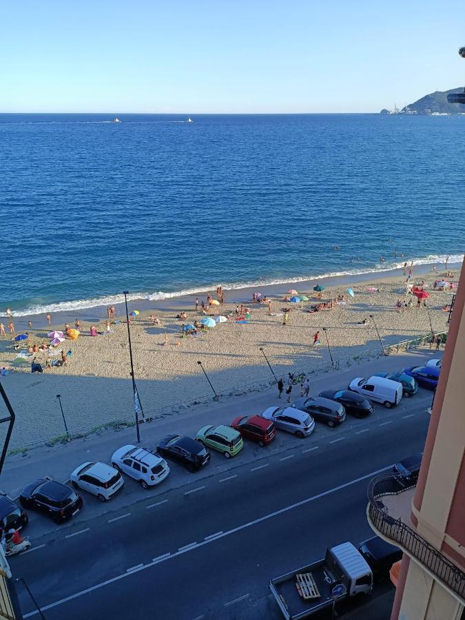 Casa Di Noemi - Seafront With Parking Apartment Savona Exterior foto