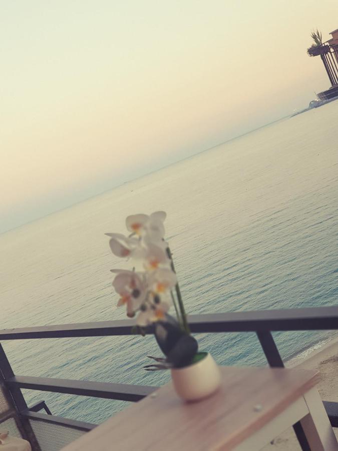 Casa Di Noemi - Seafront With Parking Apartment Savona Exterior foto